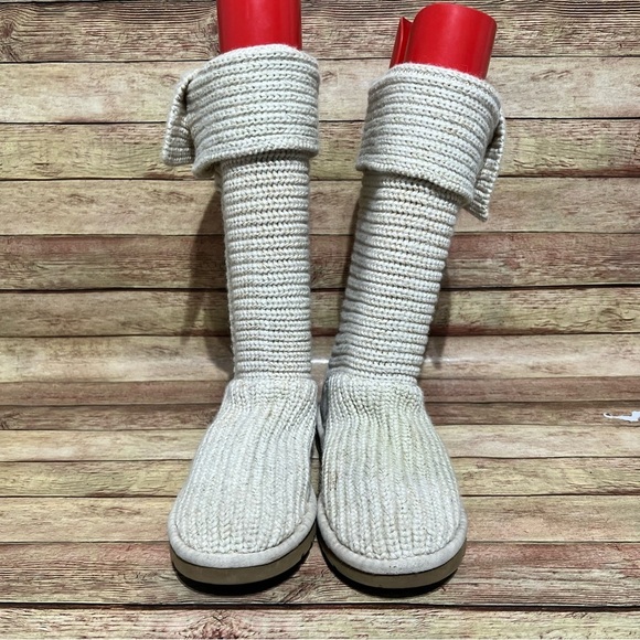 Ugg Cardy Tripple Button Boots - Picture 5 of 10